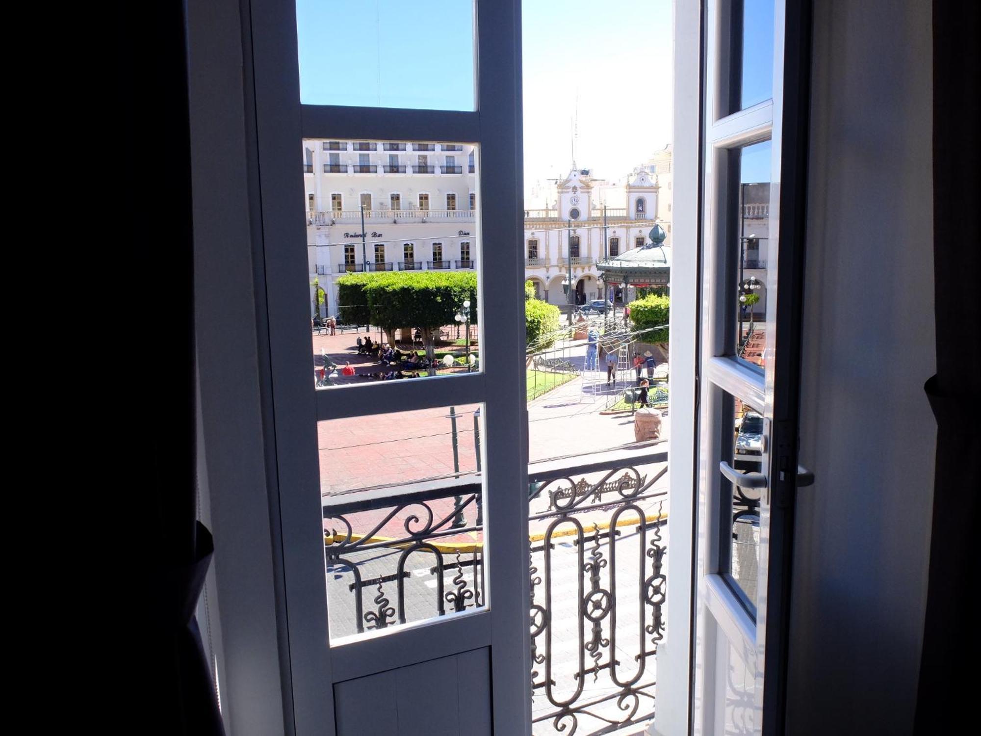 Hotel Estancia Real Tepatitlan de Morelos Εξωτερικό φωτογραφία